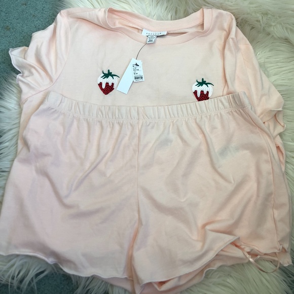 NWT Topshop strawberry pajamas size M (8-10) - Picture 2 of 4